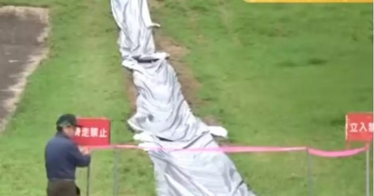 參加夏令營玩水上滑梯 日男童遭後方兒童高速撞擊亡 兩職員涉過失致死被罰款