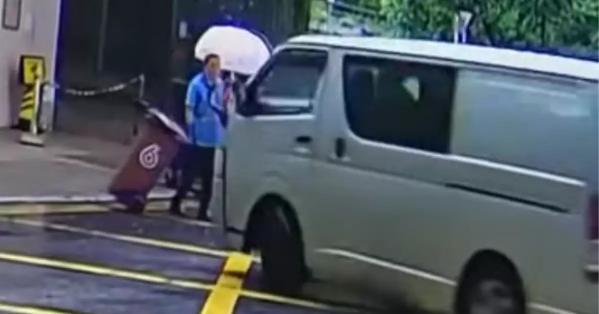 輕型貨車黃大仙雙白線甩尾掉頭險撞人 警拘37歲涉危駕男司機
