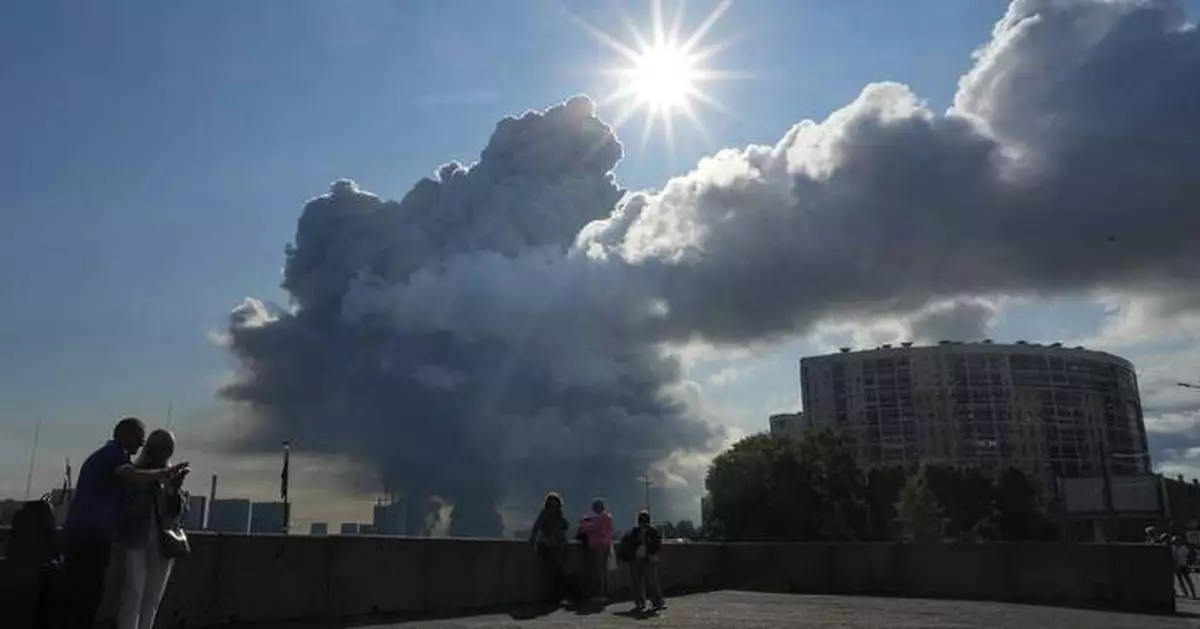 烏克蘭無人機再襲俄羅斯網上零售商倉庫 引發大火完全焚毀
