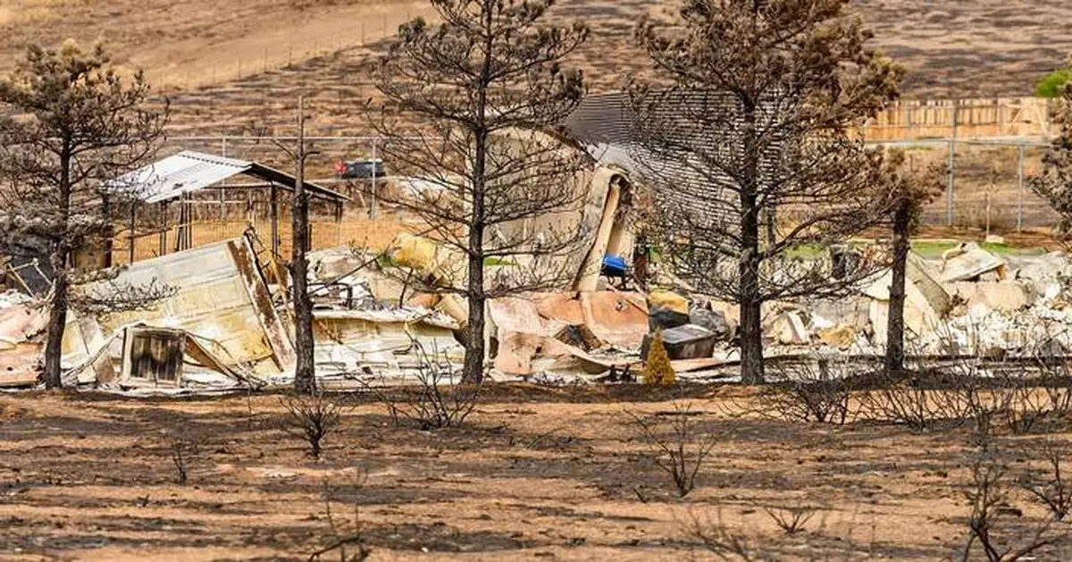 內華達州山火迅速蔓延 威脅雷諾市住宅區