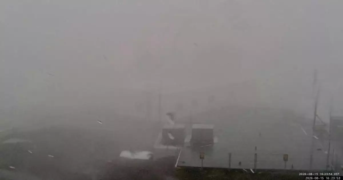颶風「拉拉」過境夏威夷 莫納克亞火山驚現「八月雪」 專家直呼太瘋狂