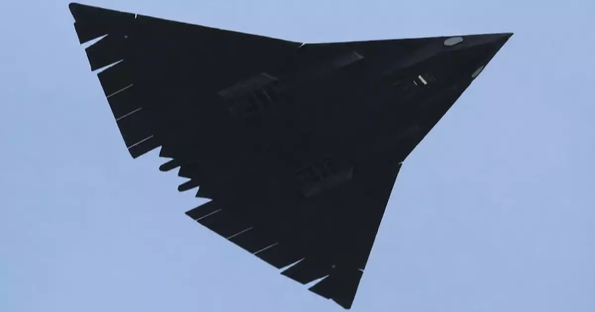 六代機最新試飛畫面曝光　無尾三發挑戰極限機動　美媒驚歎全球首次