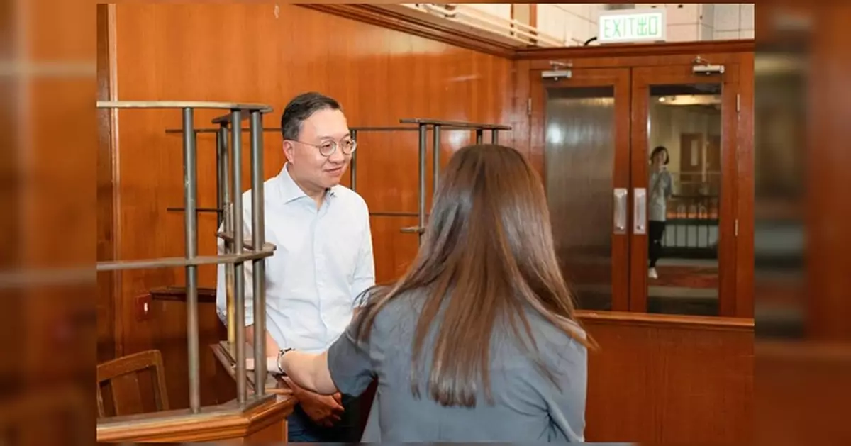 律政司法治教育領袖培訓計劃模擬法庭 林定國演「逆子」獲陪審團裁定無罪