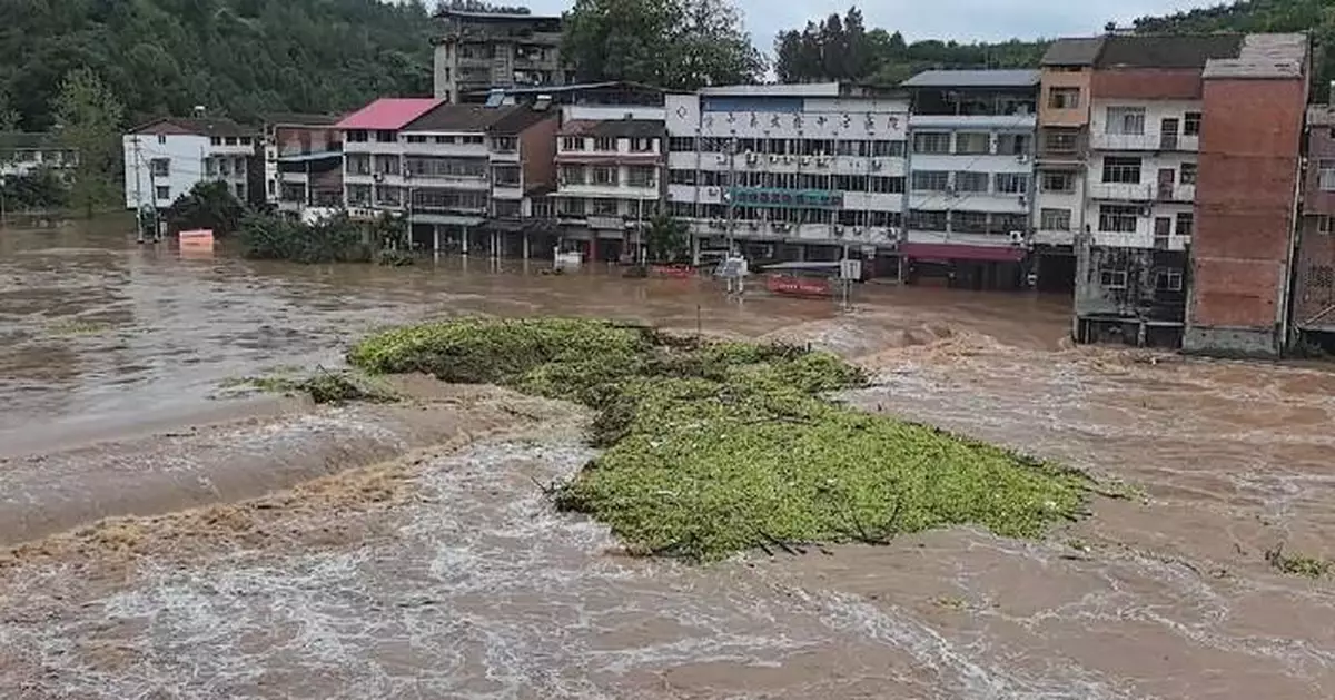 中國多地暴雨成災 引發水浸交通受阻