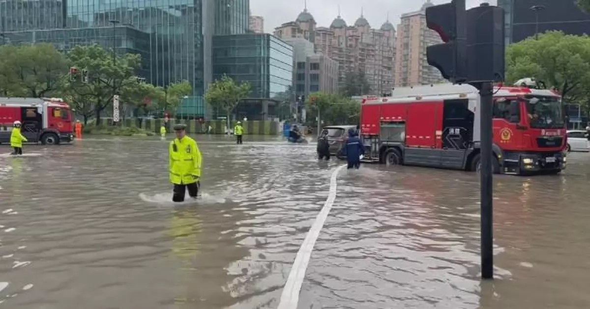 颱風白海豚襲上海致多區水浸 航空鐵路交通受阻