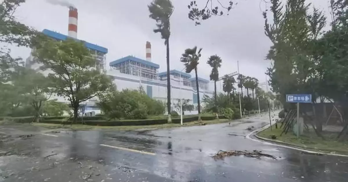 工業攝錄機拍到颱風「白海豚」帶來強風暴雨