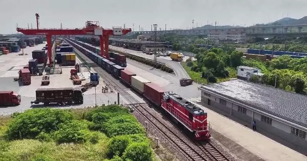 中國鐵路貨運量首七月升0.7% 中歐班列開行量增10.3%