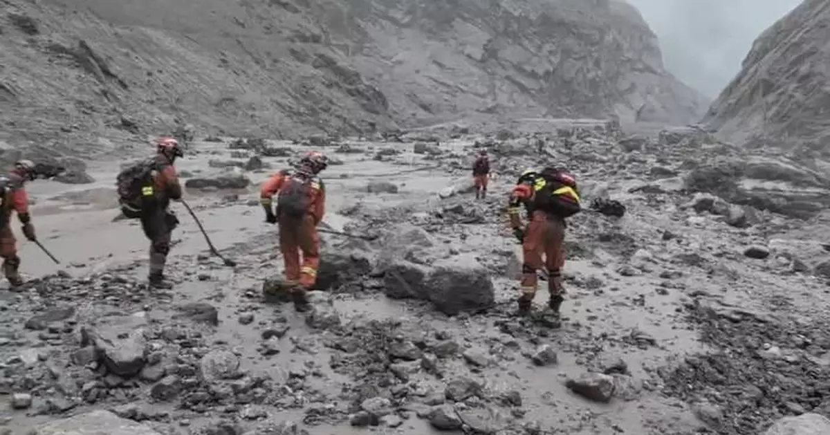 中國尼泊爾邊境泥石流救援 沼澤泥濘成最大挑戰