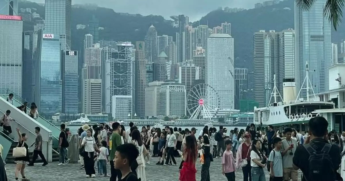 李家超稱跨部門統籌迎接國慶黃金周　打擊強迫購物行為