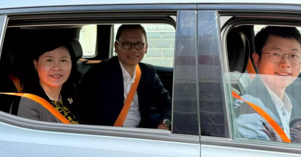 陳美寶聯同立法會議員北京考察 拜訪國家交通運輸部參觀自動駕駛企業