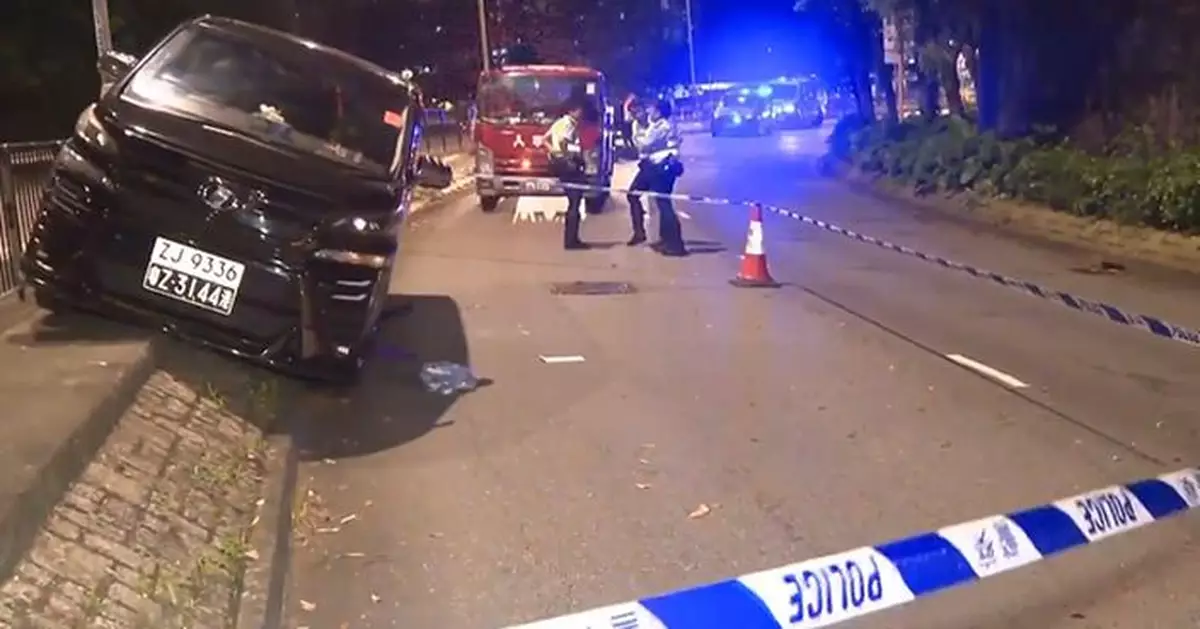 粉嶺私家車疑失控撞路中石壆 司機被困救出送院後死亡　