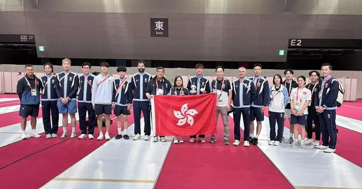 羅淑佩親臨亞運劍擊賽場打氣 並恭賀港隊再添1金2銀1銅