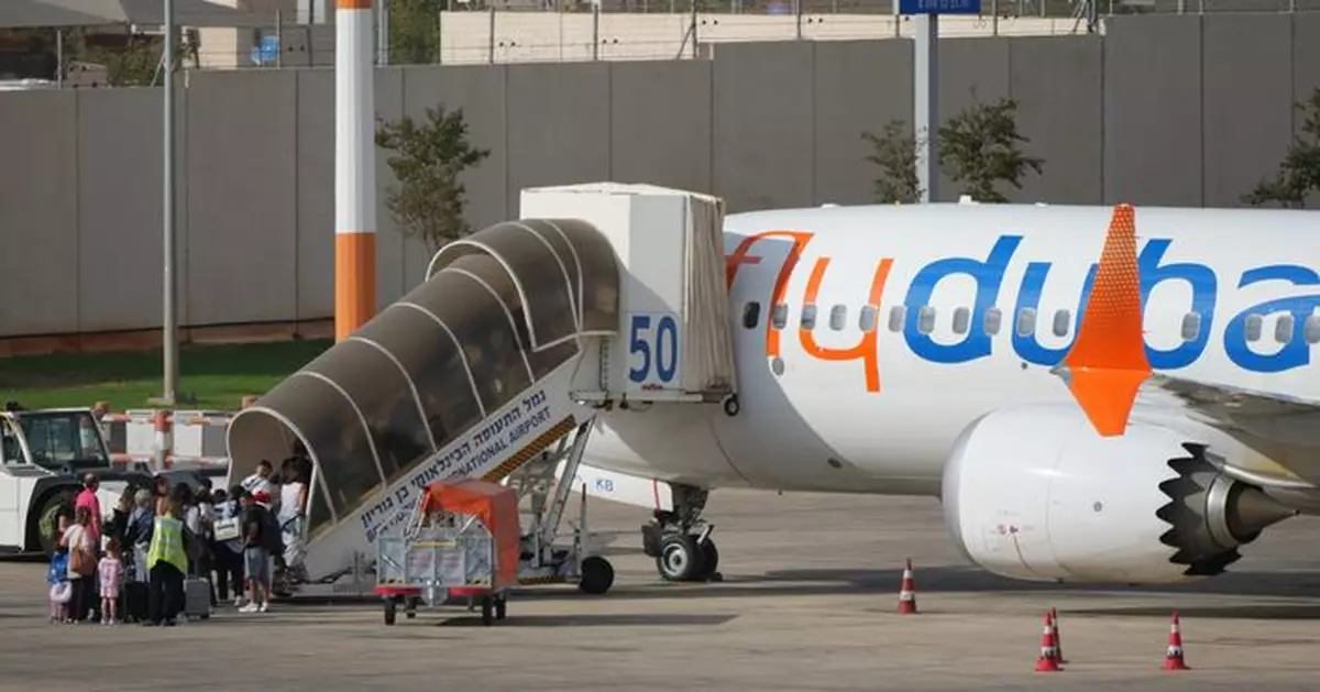 迪拜航空客機報稱被劫持急降沙特　外媒：正副機長駕駛艙爆肢體衝突