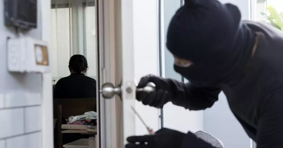 離譜！東京男教師夥同學生闖民居  扮「犯罪導師」教搜純金變賣