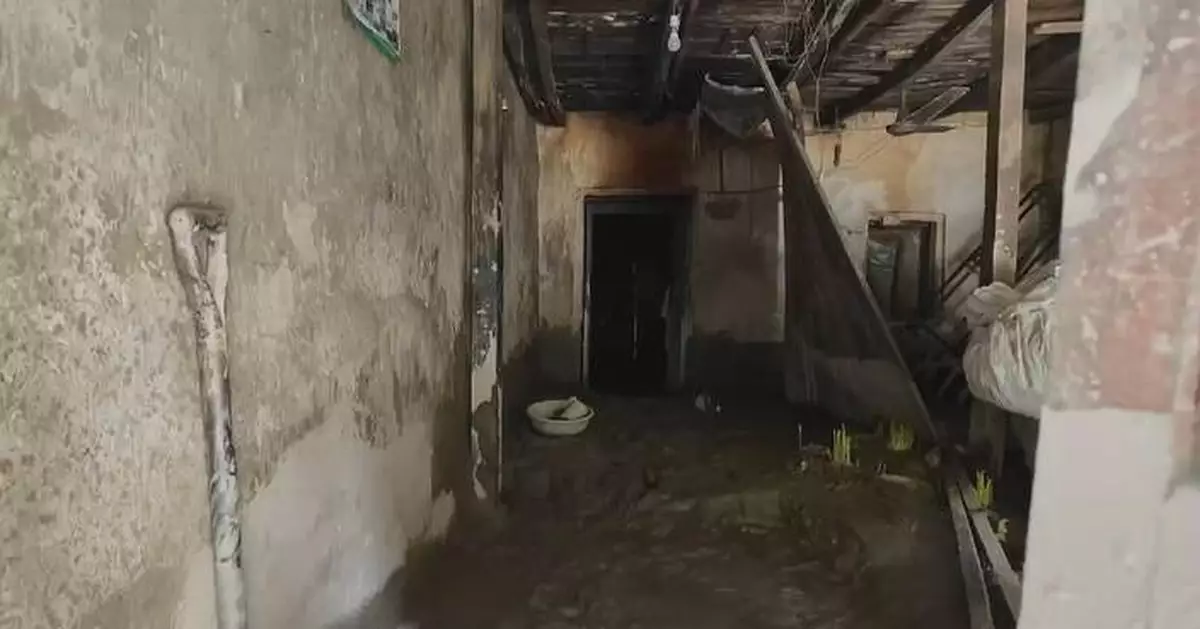 尼泊爾泥石流災區善後緩慢 居民陸續返回家園清理
