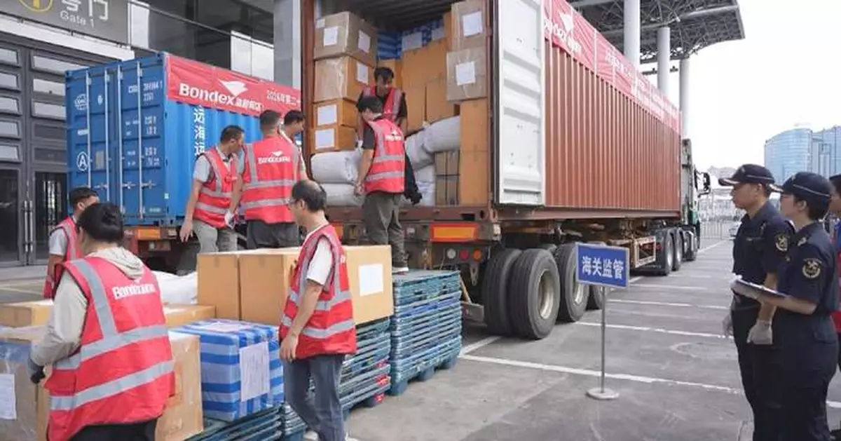 第二十三屆中國—東盟博覽會首批展品運抵中國