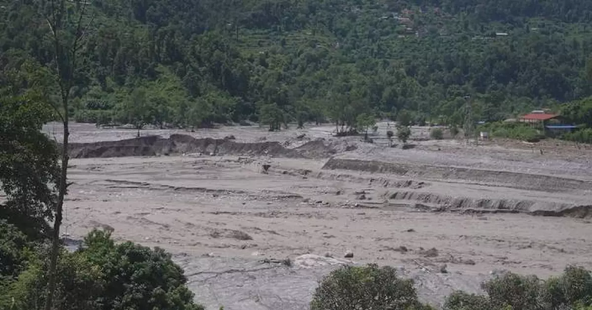 尼泊爾山泥傾瀉救援受阻 死亡人數超千人