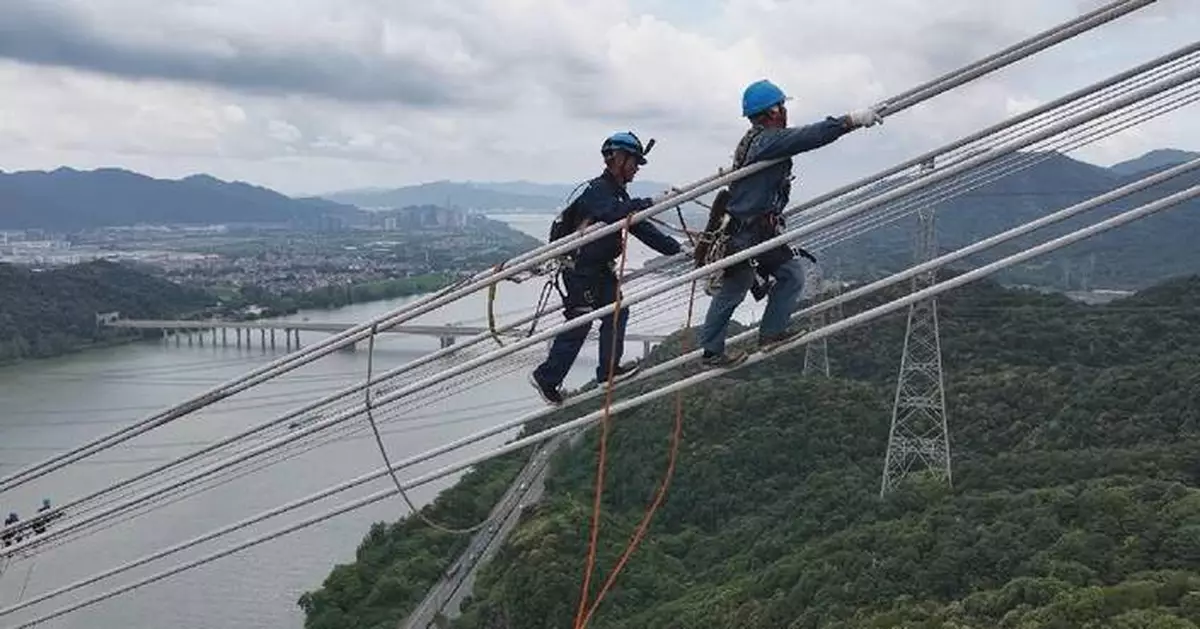 中國特高壓輸電工程富春江段完成初檢