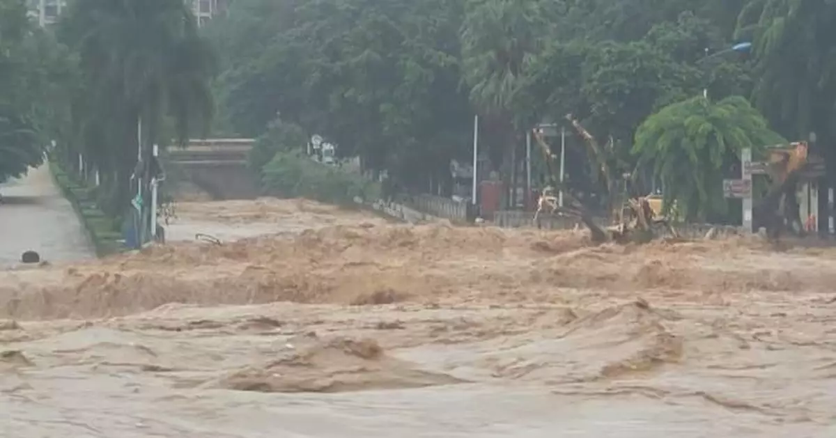 海南暴雨致超5.5萬人撤離 多地山泥傾瀉停電