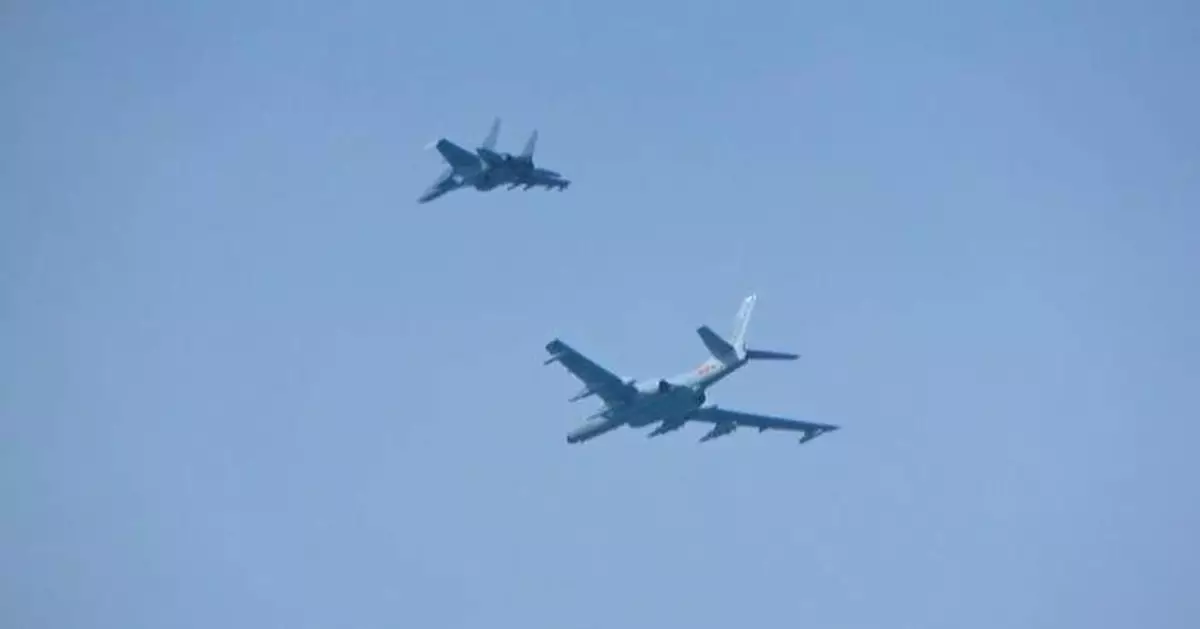 解放軍南部戰區黃岩島周邊巡邏 提升戰備