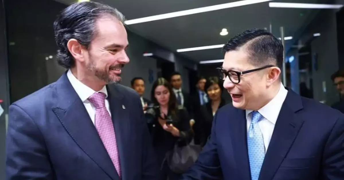 鄧炳強晤國際刑警秘書長 商11.30全體大會在港舉行籌備進展