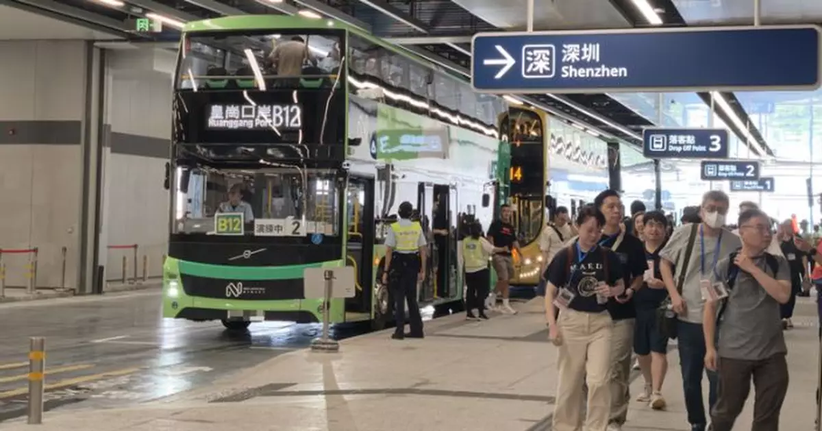 皇崗口岸限指定公共運輸車輛駛入