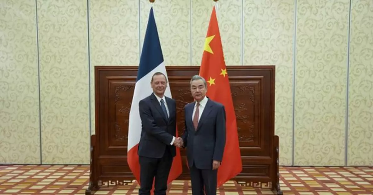 中法舉行戰略對話 王毅：願與法方保持戰略溝通增進戰略互信