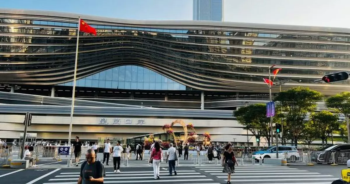 新皇崗口岸迎首個出入境高峰　市民即日來回體驗新口岸設施