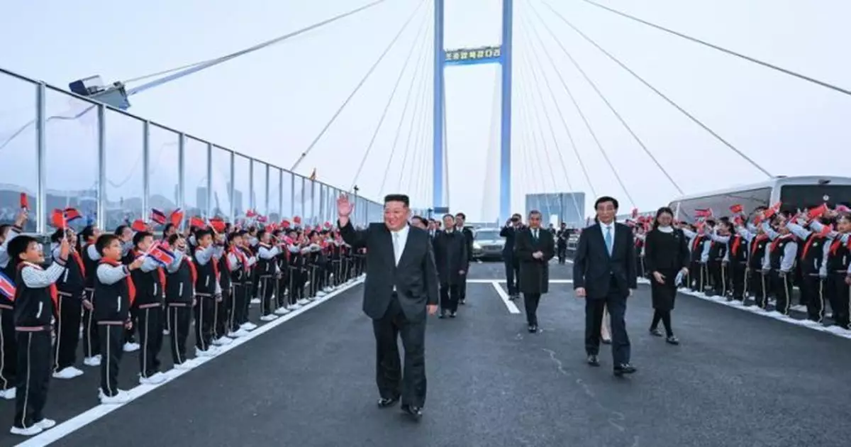 朝中社：金正恩訪遼寧丹東參觀抗美援朝紀念館  與王滬寧舉行會談