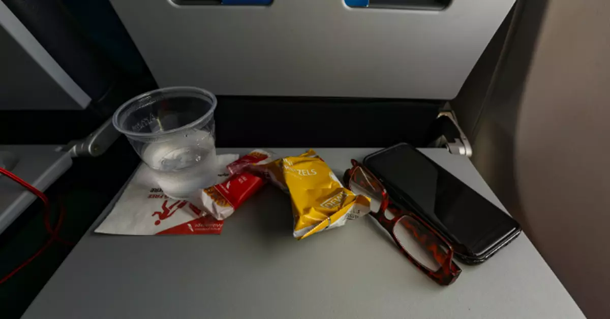 搭飛機飲咩最好？空中服務員一致推薦「它」：最實在