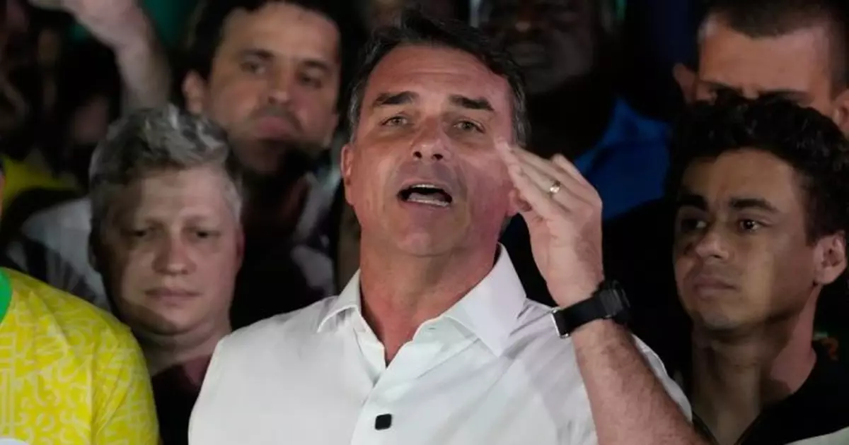 巴西總統選舉落敗博爾索納羅兒子弗拉維奧據報抵美