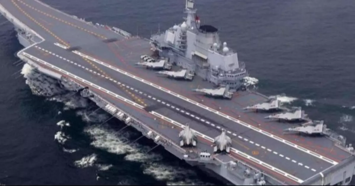 滑躍航母也能裝五代機？外媒緊盯遼寧艦背後，最怕這套「質變組合拳」