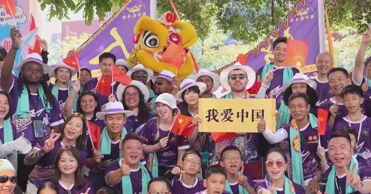 佛山國慶假期辦龍舟嘉年華 海外遊客體驗扒龍舟品嚐美食