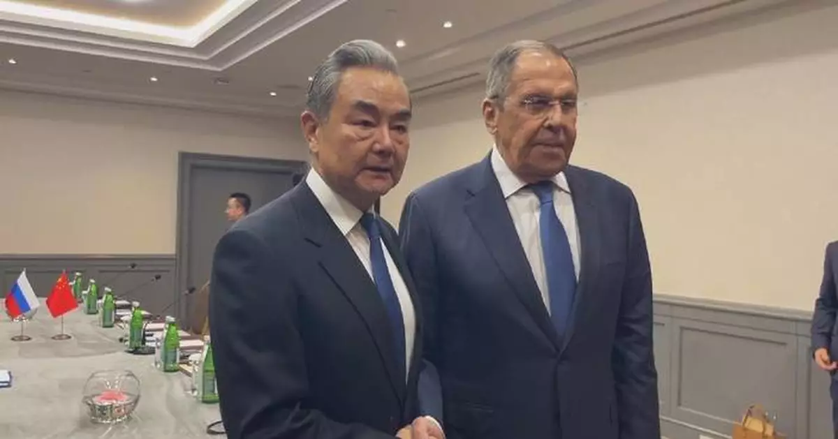 王毅會晤俄羅斯外長拉夫羅夫
