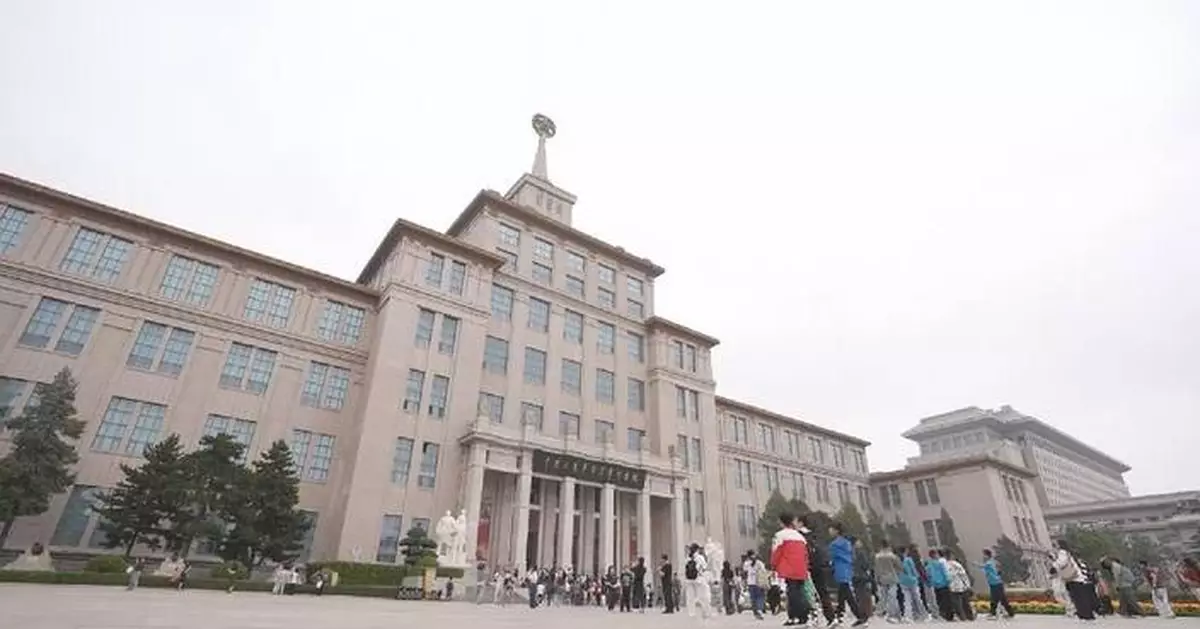 全國各地舉行紀念活動 慶祝紅軍長征勝利90周年
