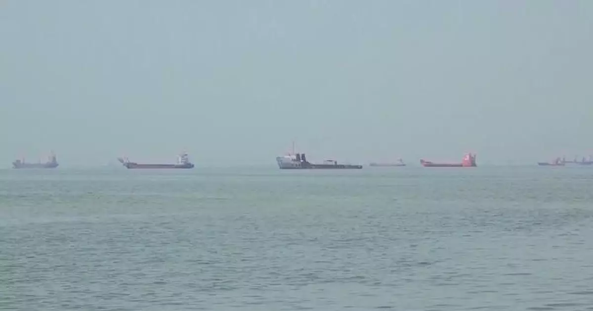 伊朗革命衛隊稱七艘船隻在霍爾木茲海峽附近起火