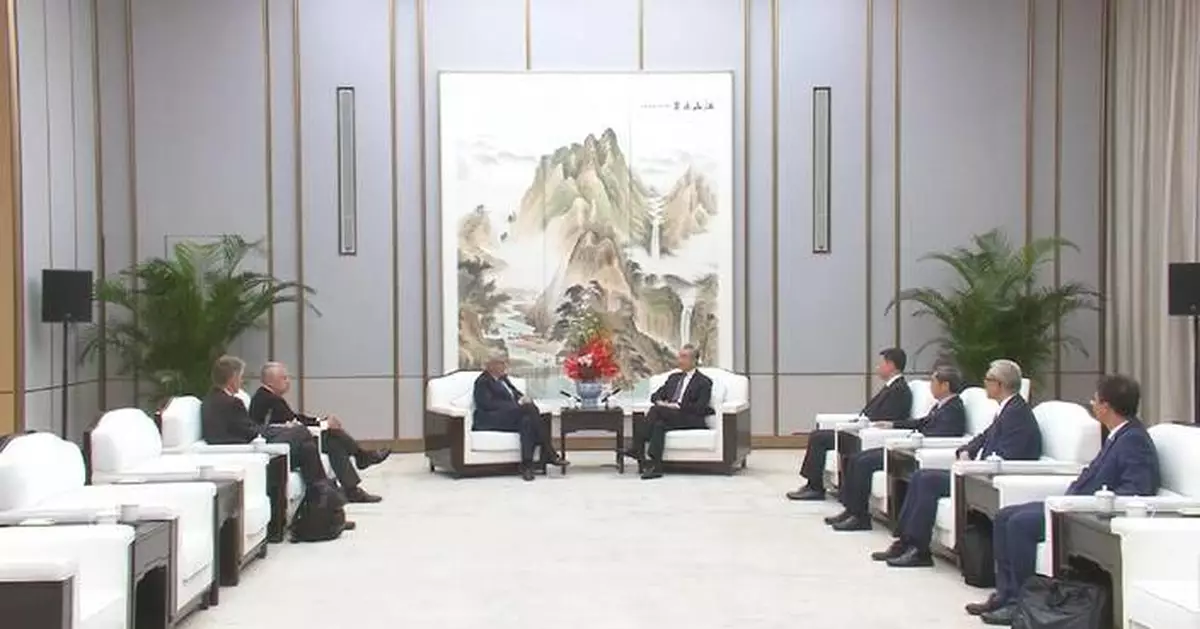 中國外交部長王毅促中美合作發展治理人工智能