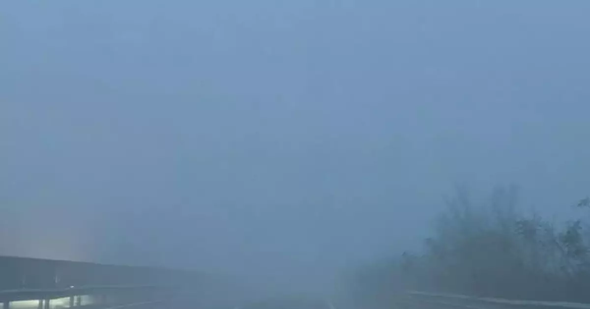 山西大雨濃霧致能見度低 當局實施交通管制