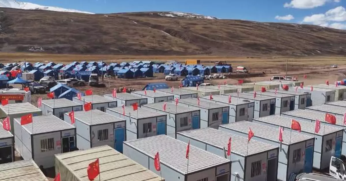 西藏地震災民遷入預製屋應對嚴寒
