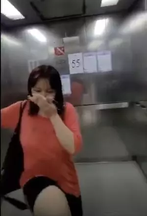 去年阿儀普通襲擊罪成,目前等候排期上訴。