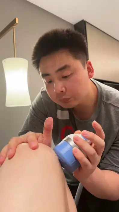 其實只是一名王姓技師。