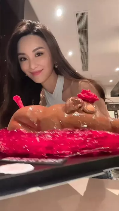 裕美亦都上載自己切蛋糕影片