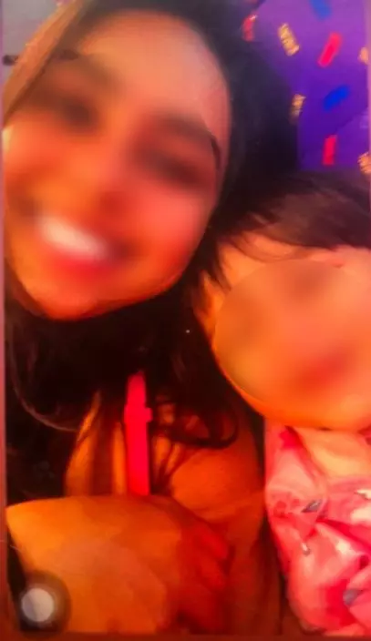 29歲女疑兇與女兒合照時笑容燦爛，想不到涉嫌用枕頭親手焗斃三名愛女。