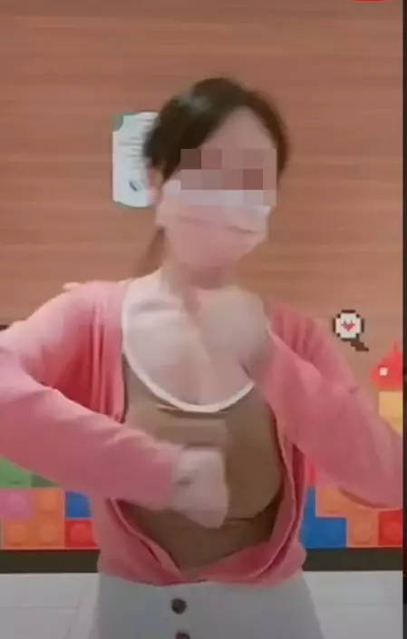 她擺出多個動作。影片截圖
