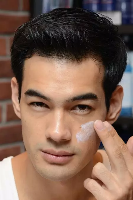 男士也需要護膚,但卻往往忽略其重要性。資料圖片