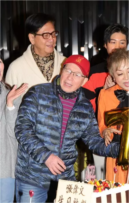 好友兼經理人方俊為他擺大壽慶祝,老友Joe Junior、魯振順及陳友等到賀。
