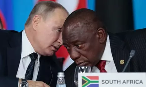 2019年，俄羅斯總統普京與南非總統拉馬福薩交談。
