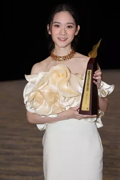 雲浩影（Cloud）奪得「叱咤樂壇生力軍女歌手」金獎。