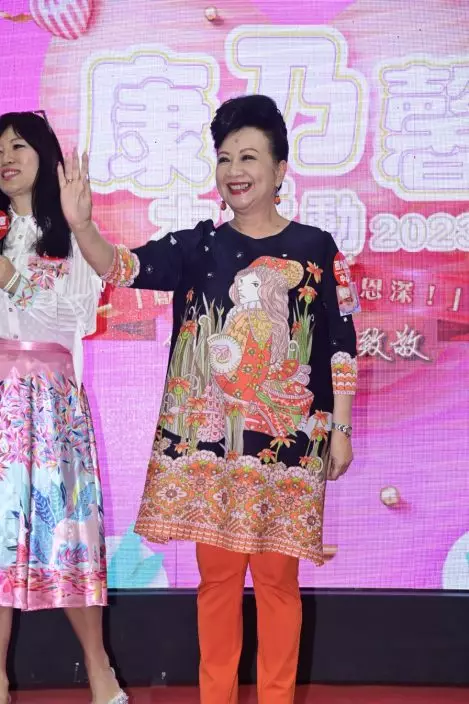 薛家燕出席母親節活動。