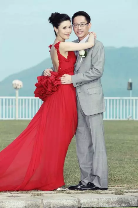 在2008年，李嘉欣與許晉亨舉行「世紀婚禮」，有傳婚禮耗資1億港幣。